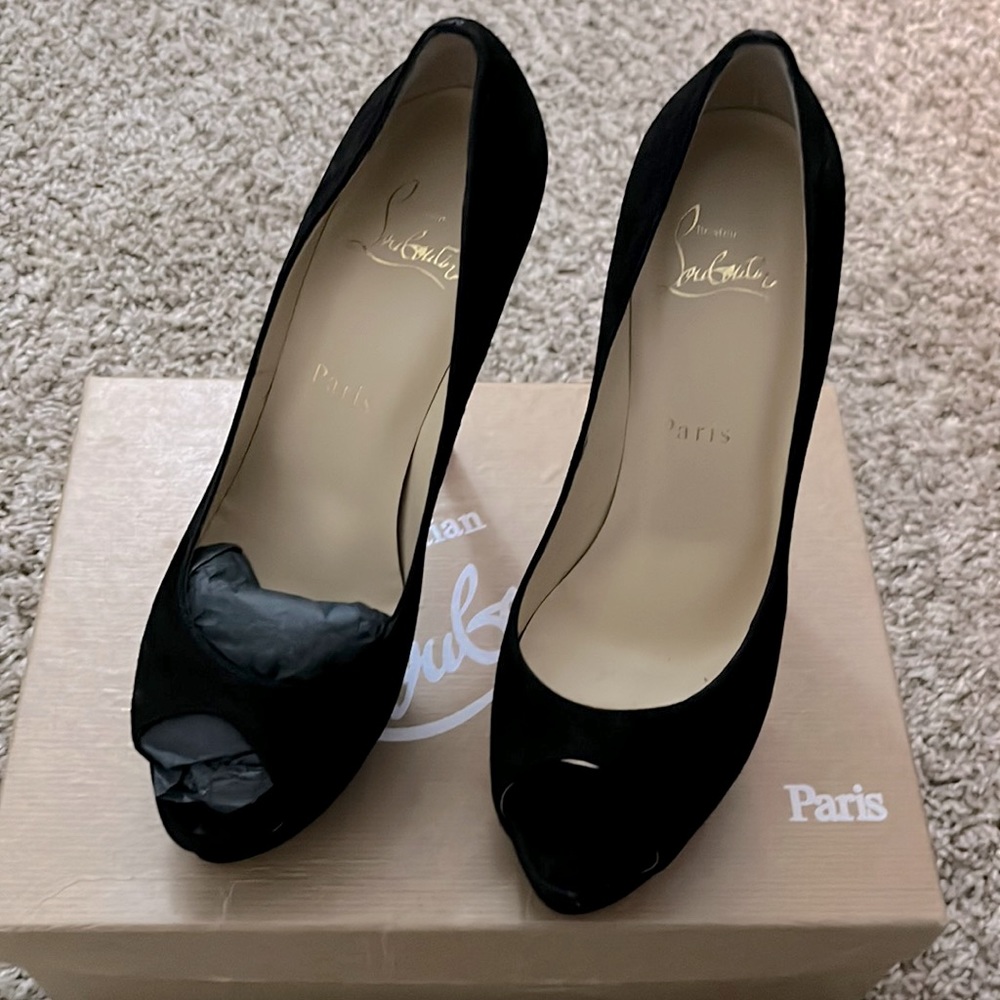 Christian Louboutin Palais Royale Suede 37.5